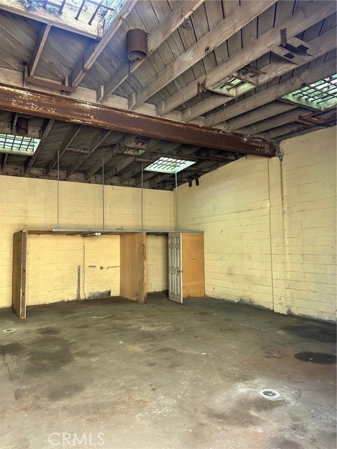 1200 W Slauson Avenue, Los Angeles, California 90044, ,Commercial Sale,For Sale,1200 W Slauson Avenue,CRSB24096848