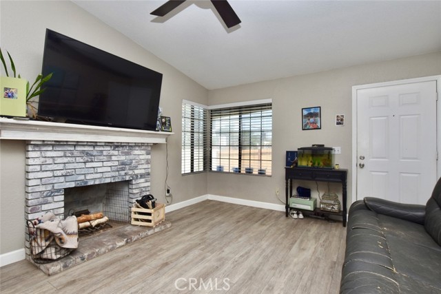 Detail Gallery Image 3 of 22 For 200 Oak Meadow Ln, Paso Robles,  CA 93446 - 2 Beds | 1 Baths