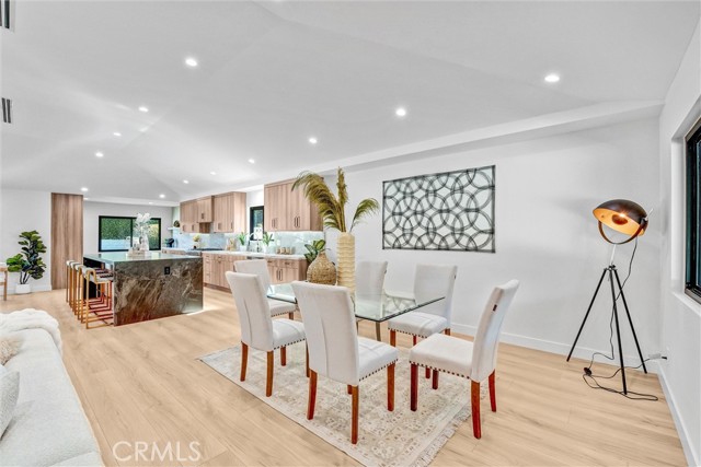 6847 Katherine, Van Nuys CA: https://media.crmls.org/medias/5573aa52-5729-400b-adaf-505f7f636940.jpg