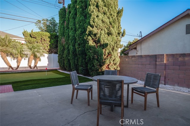 18572 Los Leones St, Fountain Valley CA: https://media.crmls.org/medias/5573e66c-aecb-44dd-9be0-72914743f4d8.jpg