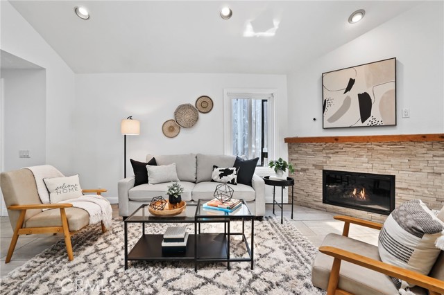 715 Oceanhill Drive, Huntington Beach CA: https://media.crmls.org/medias/55743b9c-4613-405b-9cc7-adac0ef8ee2f.jpg