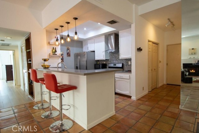Detail Gallery Image 18 of 44 For 12355 Chandler Bld #202,  Valley Village,  CA 91607 - 2 Beds | 2 Baths