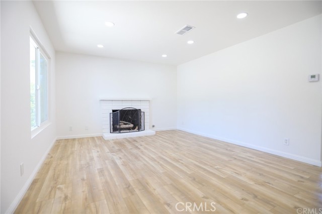 402 W Avenida De Las Flores photo 5
