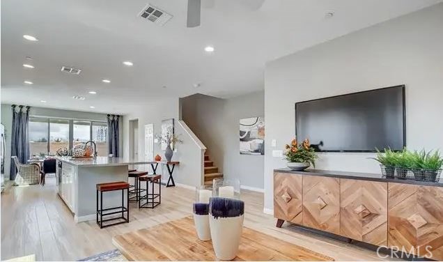 Detail Gallery Image 3 of 15 For 13073 Mill Pond Ct, Victorville,  CA 92392 - 5 Beds | 3 Baths