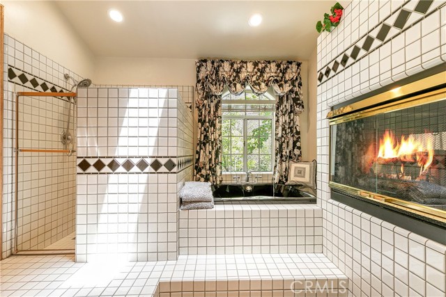Detail Gallery Image 18 of 40 For 27442 Meadow Bay Dr, Lake Arrowhead,  CA 92352 - 4 Beds | 3/1 Baths