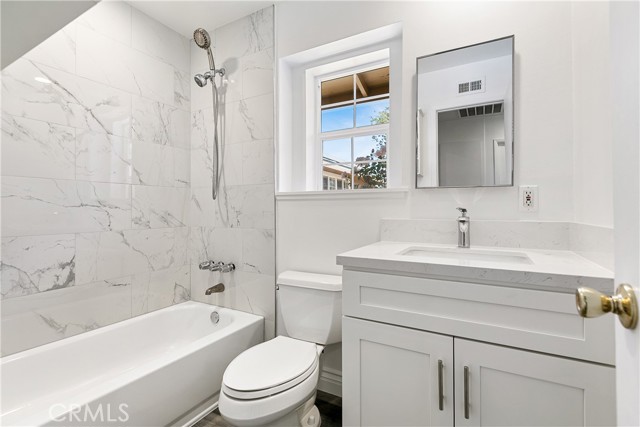 Detail Gallery Image 12 of 13 For 6229 Platt Ave, Woodland Hills,  CA 91367 - 3 Beds | 2 Baths