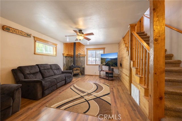 Detail Gallery Image 2 of 21 For 209 W Meadow Ln, Big Bear City,  CA 92314 - 3 Beds | 2 Baths