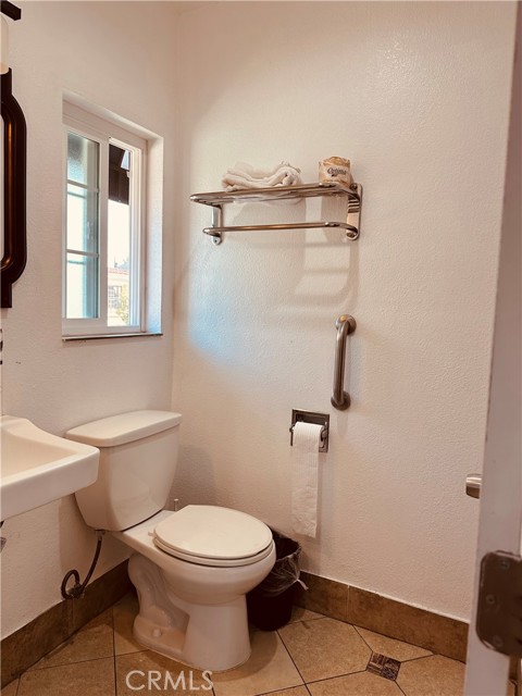 Image 12 of 22 For 5850 Olympic