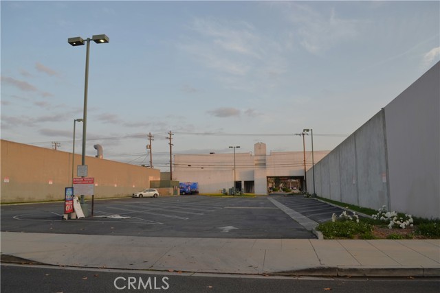 916 W Burbank Boulevard, Burbank, California 91506, ,Commercial Lease,For Rent,916 W Burbank Boulevard,CRSR25070336
