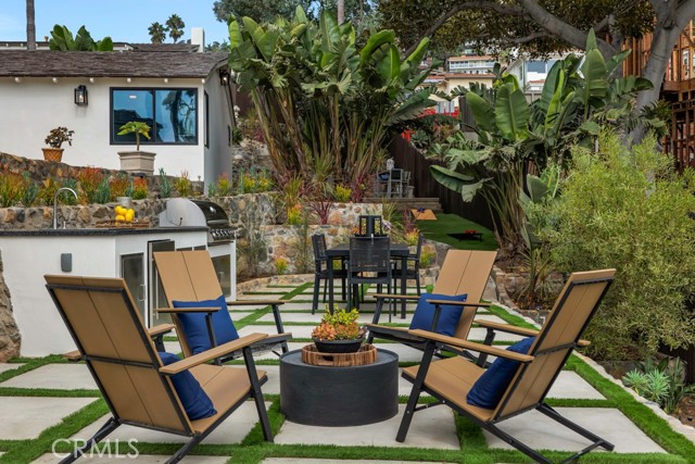 10 Camel Point, Laguna Beach CA: https://media.crmls.org/medias/5579188b-ef2c-4733-9bd2-b4f3f3538c5a.jpg