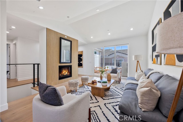2420 Ives Lane, Redondo Beach, California 90278, 4 Bedrooms Bedrooms, ,3 BathroomsBathrooms,Residential,For Sale,Ives,SB25133825