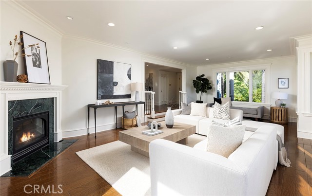 Detail Gallery Image 12 of 48 For 2163 Crestview Dr, Laguna Beach,  CA 92651 - 3 Beds | 2/1 Baths