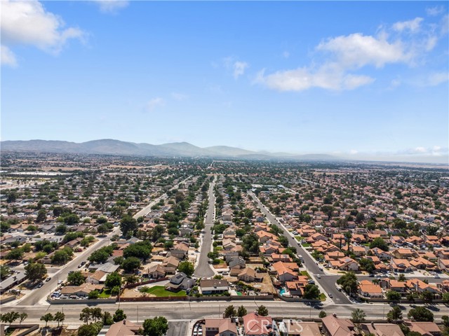 37433 56th E Street, Palmdale CA: https://media.crmls.org/medias/5579aaf4-4451-4e51-bce3-8c4bc90c0300.jpg