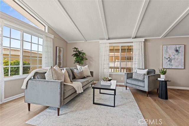 5200 Irvine Blvd Spc 218, Irvine CA: https://media.crmls.org/medias/557a3d00-b967-4848-a781-6626b4219489.jpg