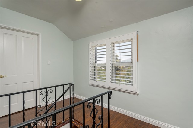 1967 Hilldale Drive, La Canada Flintridge CA: https://media.crmls.org/medias/557a55c7-d2e4-4aae-94a6-80f96fa9e57e.jpg