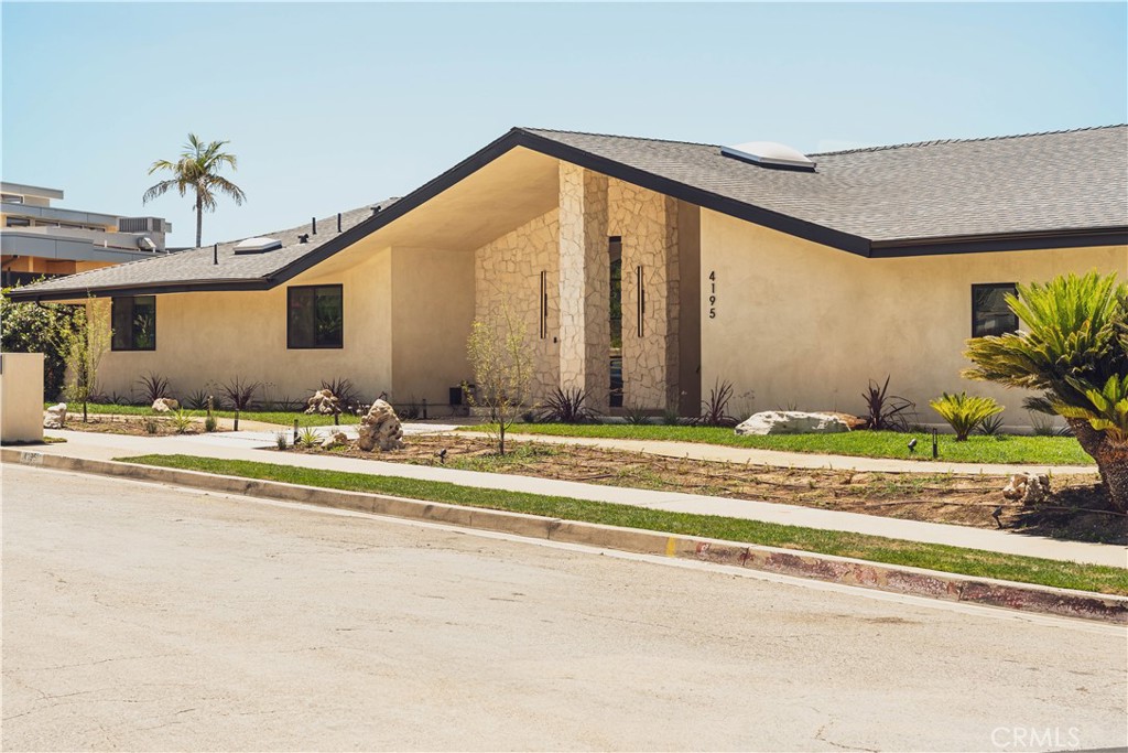 4195 Alonzo Ave — architectural residence