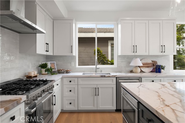 Detail Gallery Image 8 of 43 For 2018 Grant Ave a,  Redondo Beach,  CA 90278 - 4 Beds | 5 Baths