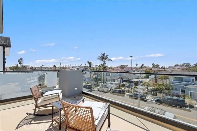 620 Huntington Street, Huntington Beach CA: https://media.crmls.org/medias/557bfe6b-97c2-447e-bd44-aa0c9372bc11.jpg
