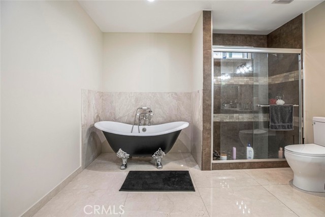 Detail Gallery Image 25 of 64 For 17465 Tuscan Dr, Granada Hills,  CA 91344 - 6 Beds | 5 Baths