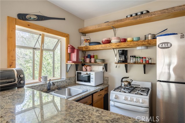 Detail Gallery Image 9 of 20 For 243 Los Angeles Ave, Sugarloaf,  CA 92386 - 1 Beds | 1 Baths