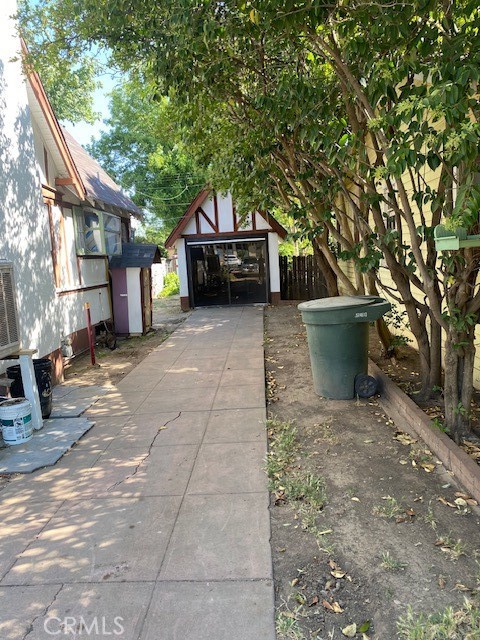 261 W 26th Street, Merced CA: https://media.crmls.org/medias/557cd664-8e32-4332-b34f-674a69492c4c.jpg