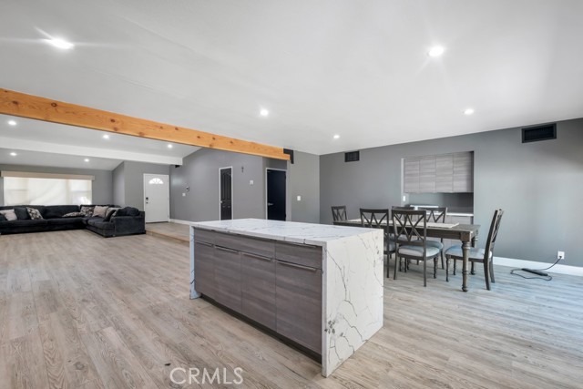 Detail Gallery Image 9 of 35 For 10122 Jovita Ave, Chatsworth,  CA 91311 - 5 Beds | 3 Baths