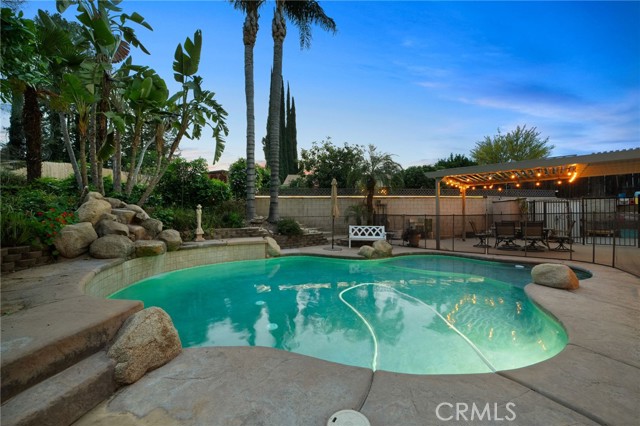 Detail Gallery Image 5 of 60 For 334 Lakeside, Redlands,  CA 92373 - 4 Beds | 4 Baths