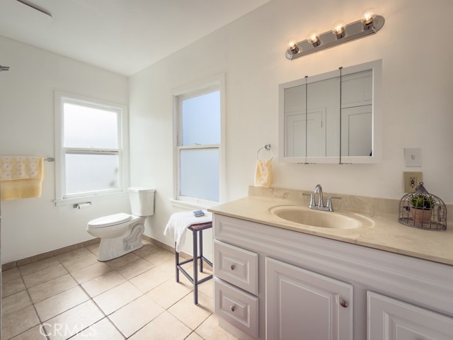 Detail Gallery Image 4 of 41 For 243 W 3rd Avenue, Chico,  CA 95926 - 3 Beds | 2 Baths