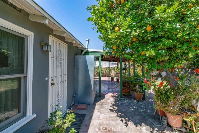 Detail Gallery Image 28 of 45 For 14719 Wyandotte St, Van Nuys,  CA 91405 - 2 Beds | 1/1 Baths