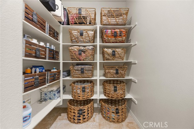 28537 Vista Del Rio Drive, Valencia CA: https://media.crmls.org/medias/557dd000-5d09-46d7-a70d-a5d8b844db92.jpg