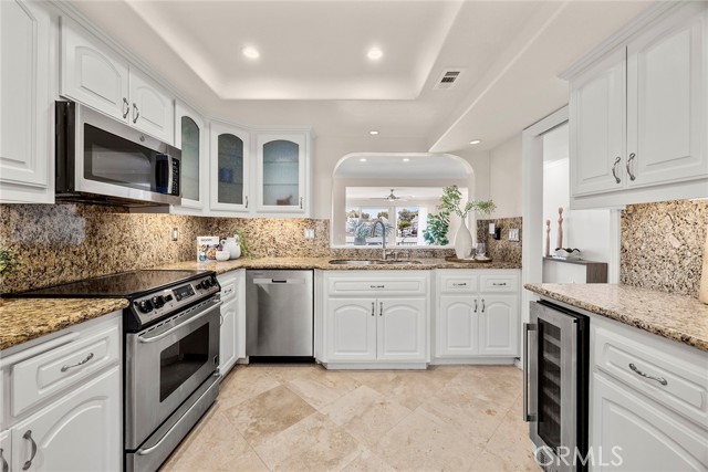 Detail Gallery Image 33 of 59 For 3742 Montego Dr, Huntington Beach,  CA 92649 - 3 Beds | 3 Baths