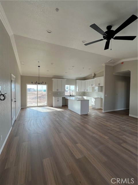 Detail Gallery Image 5 of 19 For 10770 Chipmunk, Apple Valley,  CA 92308 - 3 Beds | 2 Baths