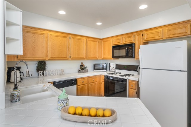 Detail Gallery Image 5 of 19 For 27006 Karns Ct #61305,  Canyon Country,  CA 91387 - 3 Beds | 2 Baths