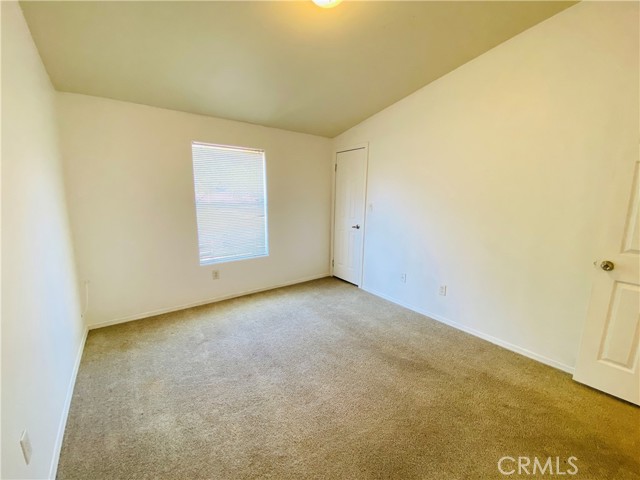 56476 Desert Gold Drive, Yucca Valley CA: https://media.crmls.org/medias/5580fdf5-78e1-481d-928e-cffb42d10abf.jpg
