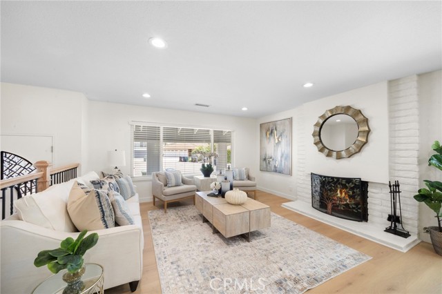Detail Gallery Image 8 of 50 For 9092 La Linda Ave, Fountain Valley,  CA 92708 - 4 Beds | 2/1 Baths