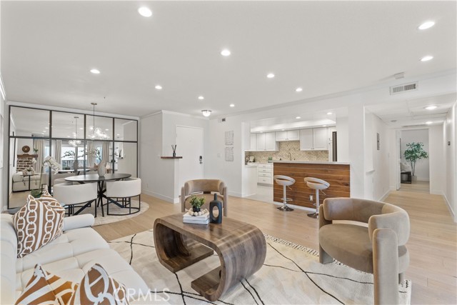 Detail Gallery Image 8 of 48 For 1616 Granville Ave #202,  Los Angeles,  CA 90025 - 2 Beds | 2 Baths