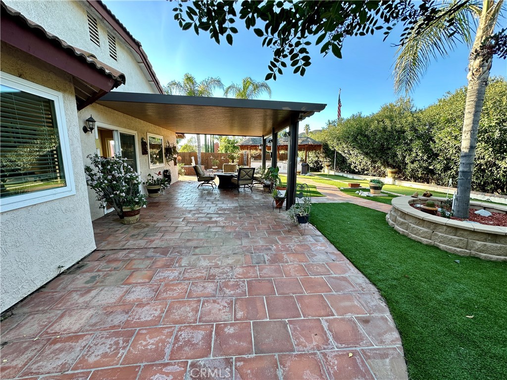 https://media.crmls.org/medias/5582e06d-49ca-45a9-8e7a-ed29304442b4.jpg?preset=X-Large