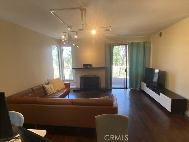 2408 N North Creek Lane, Fullerton CA: https://media.crmls.org/medias/558347dc-20f5-49ac-b359-17fb3e5f604a.jpg