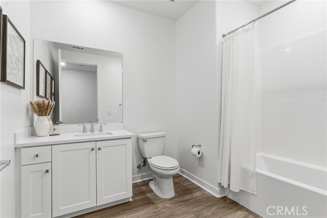 Detail Gallery Image 27 of 46 For 27410 N Merlin Pl #101,  Valencia,  CA 91381 - 2 Beds | 2 Baths