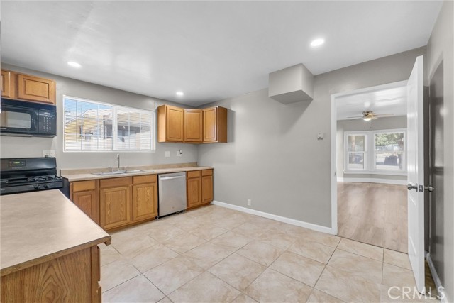 442 E Arrow, Upland CA: https://media.crmls.org/medias/55843204-374a-4aad-a096-ef6c268e4bfa.jpg