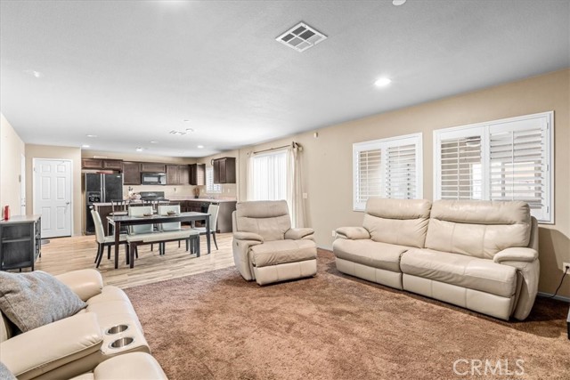 Detail Gallery Image 7 of 39 For 6978 Alderwood Dr, Fontana,  CA 92336 - 3 Beds | 2/1 Baths