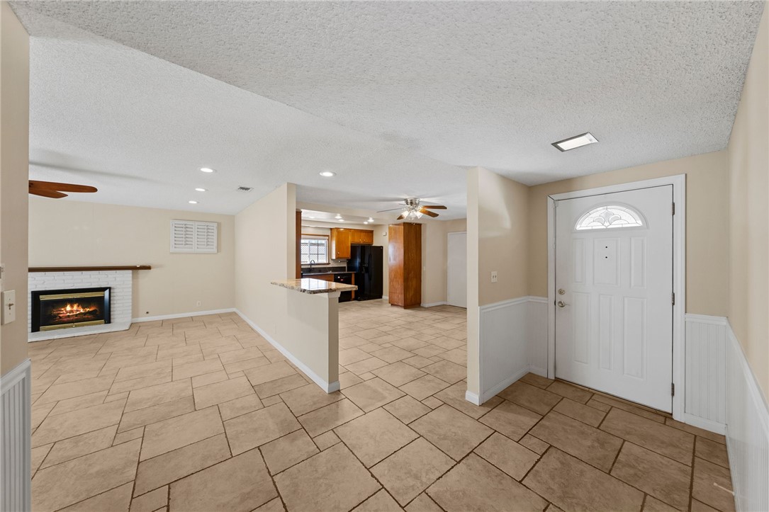 Detail Gallery Image 10 of 35 For 13262 Shasta Cir, Westminster,  CA 92683 - 4 Beds | 2 Baths