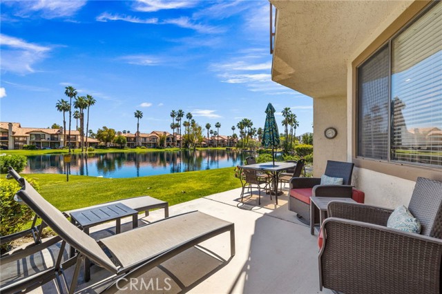55108 Firestone, La Quinta CA: https://media.crmls.org/medias/55854382-87e8-436d-b452-b9ebc2edc417.jpg
