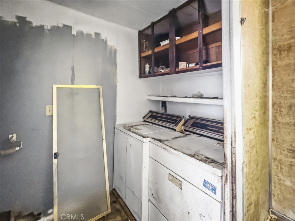 https://media.crmls.org/medias/5586e998-f10d-4726-ad60-70338a288d4d.jpg?preset=X-Large