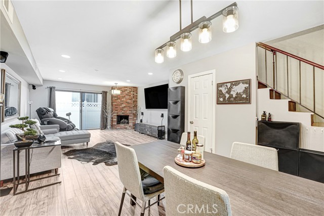 Detail Gallery Image 5 of 25 For 326 E Valencia #C,  Burbank,  CA 91502 - 2 Beds | 2/1 Baths