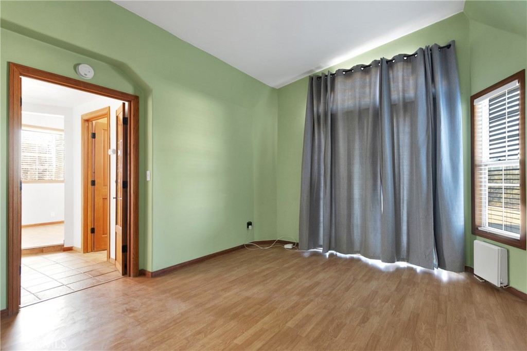 https://media.crmls.org/medias/558752d6-bd91-462b-92fd-db8c4013937b.jpg?preset=X-Large