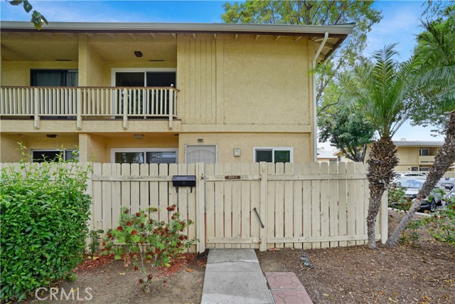 Detail Gallery Image 40 of 47 For 8111 Canby Ave #1,  Reseda,  CA 91335 - 4 Beds | 2/1 Baths