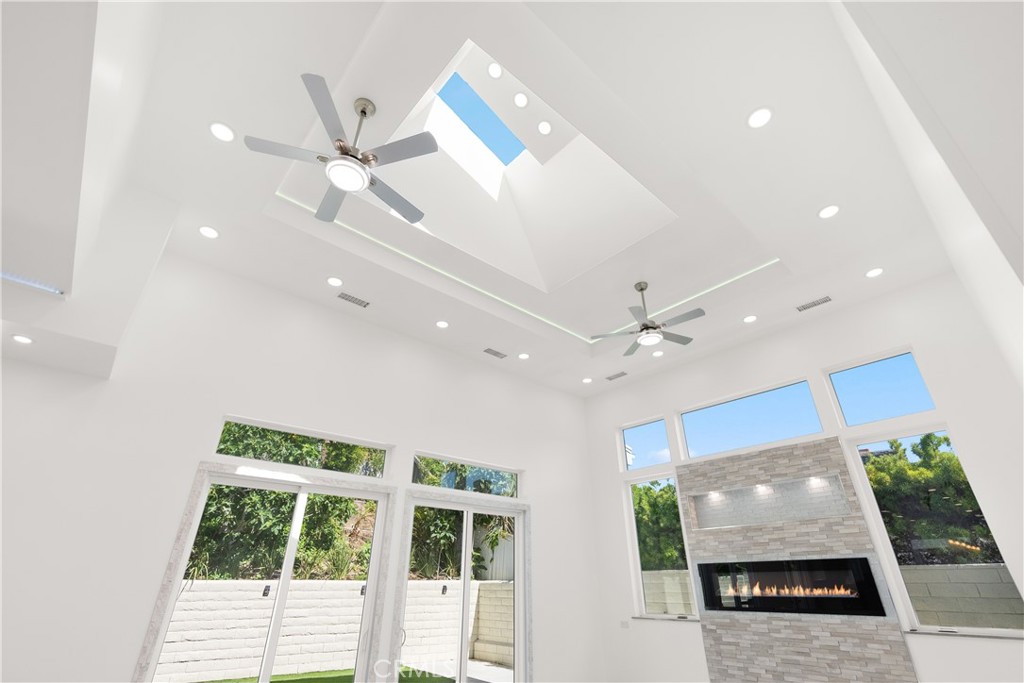 MLS #OC25246819 image #19