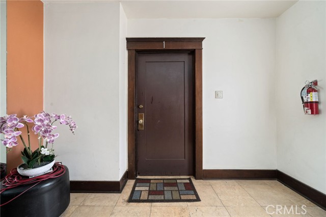 1412 S Victoria Avenue, Los Angeles CA: https://media.crmls.org/medias/5588fa6c-ee12-4937-a1e1-2ffd88cbcc88.jpg