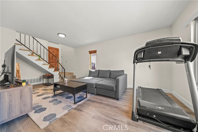 Detail Gallery Image 5 of 26 For 1112 S Cypress, Ontario,  CA 91762 - 2 Beds | 2/1 Baths